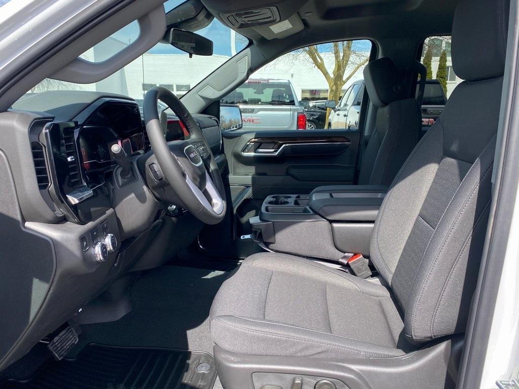 new 2025 GMC Sierra 1500 car, priced at $48,295