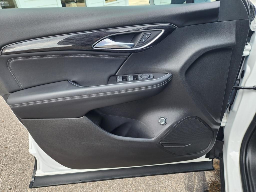 used 2023 Buick Envision car, priced at $28,495