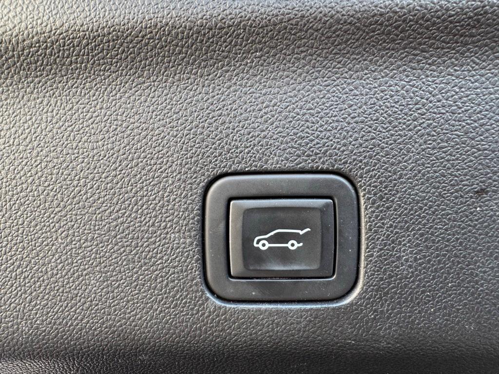 used 2023 GMC Yukon XL car, priced at $59,995