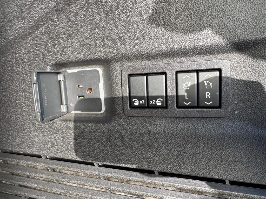 used 2023 GMC Yukon XL car, priced at $59,995