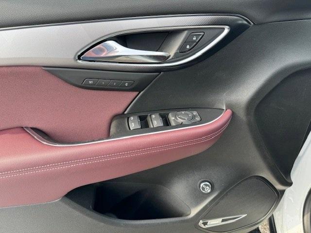 new 2025 Buick Envision car, priced at $40,179