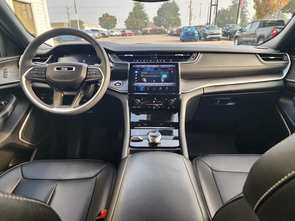 used 2024 Jeep Grand Cherokee car, priced at $36,995
