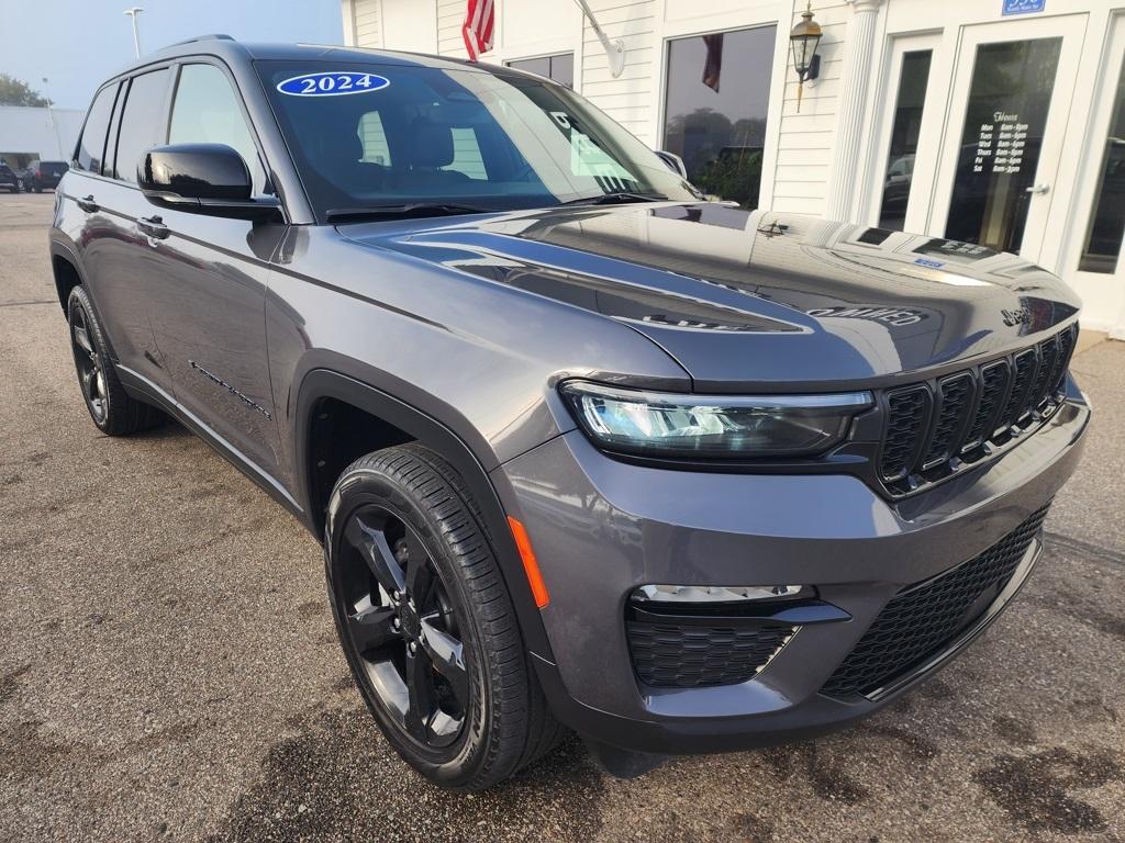 used 2024 Jeep Grand Cherokee car, priced at $36,995