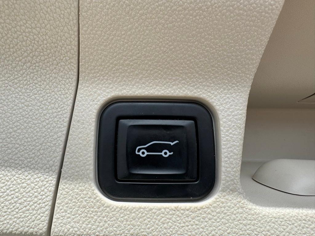 used 2022 GMC Acadia car, priced at $30,995