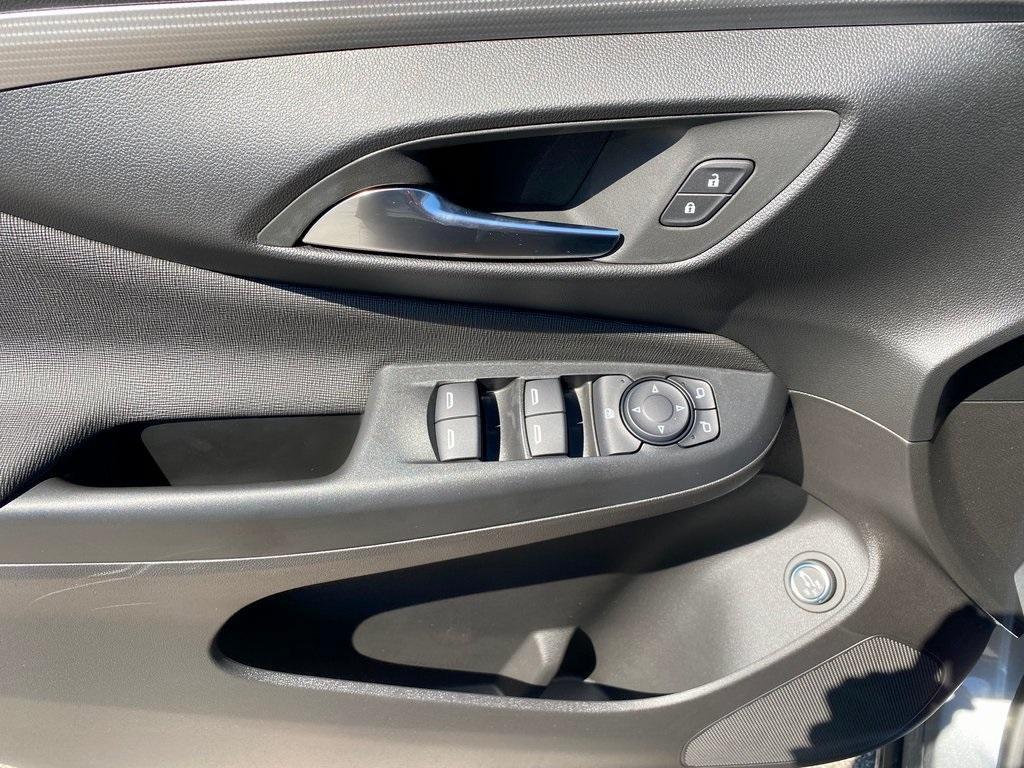 new 2025 Buick Envista car, priced at $29,985
