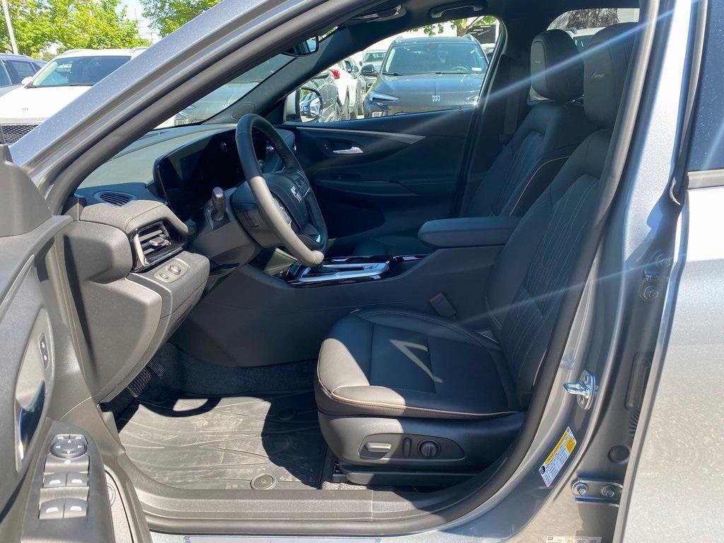 new 2025 Buick Envista car, priced at $29,985
