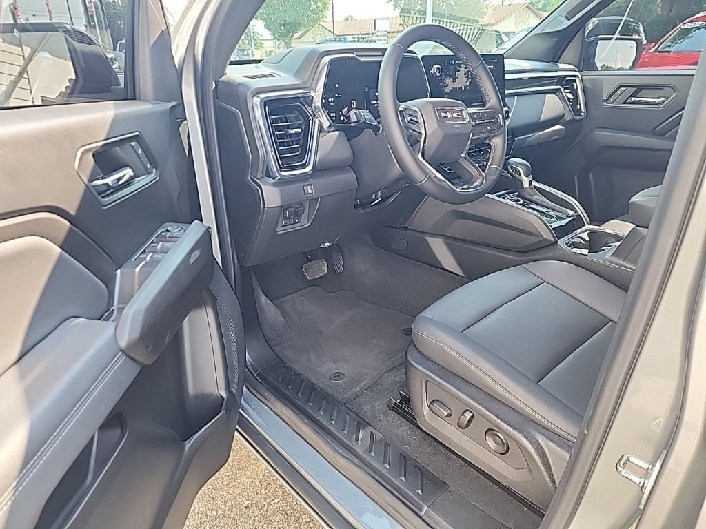used 2024 GMC Canyon car, priced at $39,995