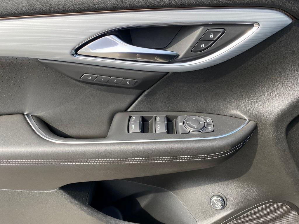 new 2025 Buick Envision car, priced at $44,288