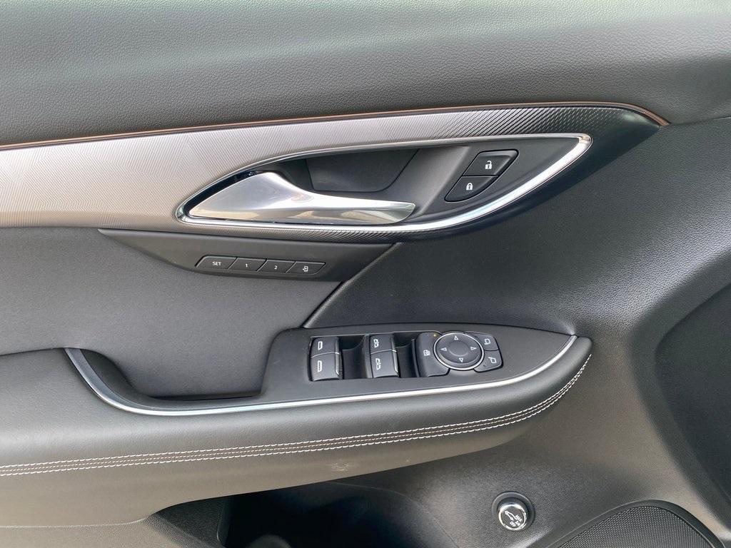 new 2025 Buick Envision car, priced at $38,612