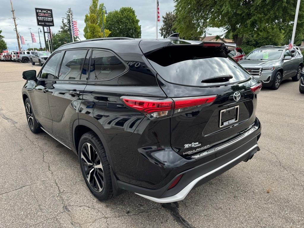 used 2021 Toyota Highlander car, priced at $33,995