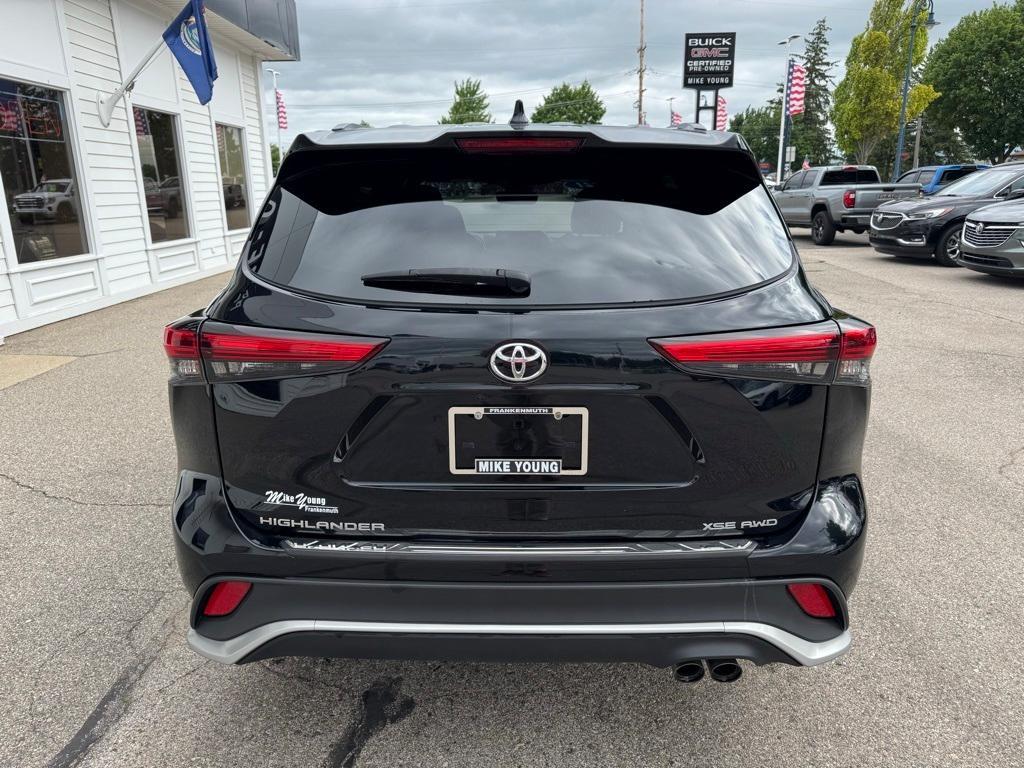 used 2021 Toyota Highlander car, priced at $33,995