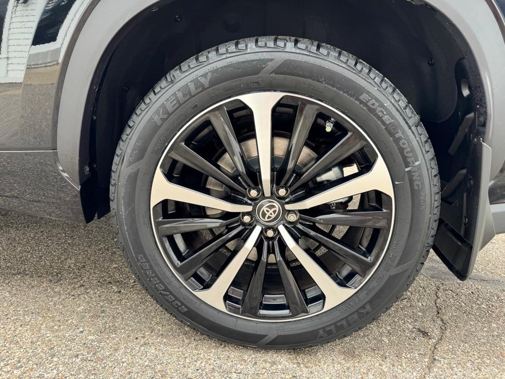 used 2021 Toyota Highlander car, priced at $33,995