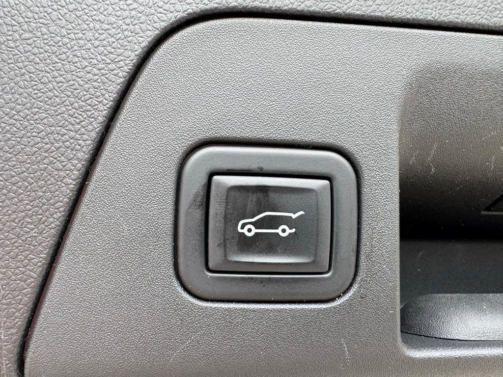 used 2022 Buick Envision car, priced at $23,995