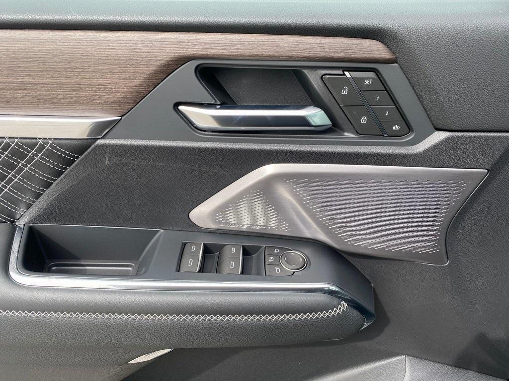 new 2025 GMC Acadia car, priced at $59,994