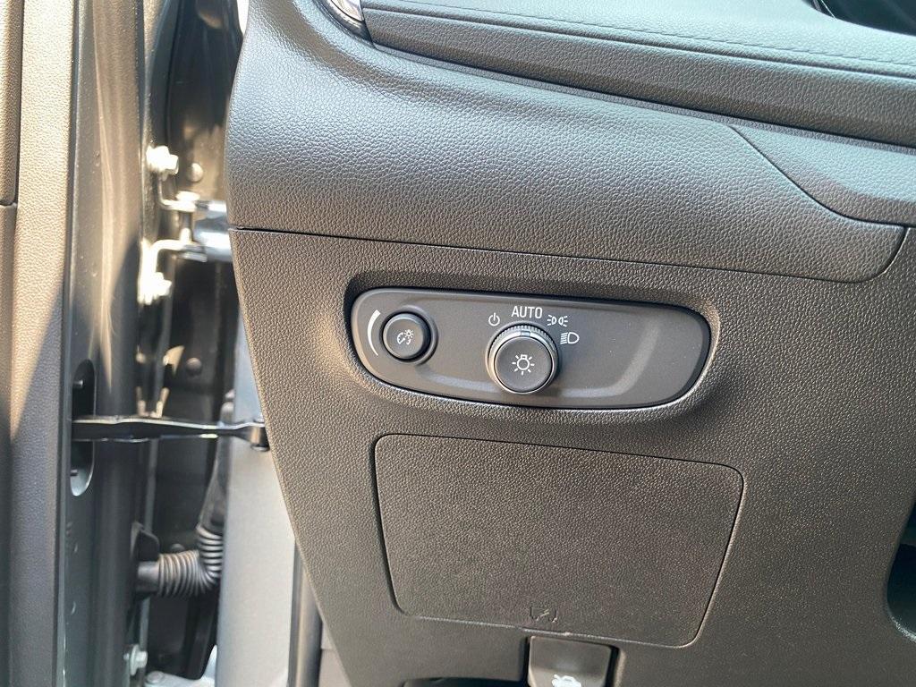 new 2025 Buick Encore GX car, priced at $28,600