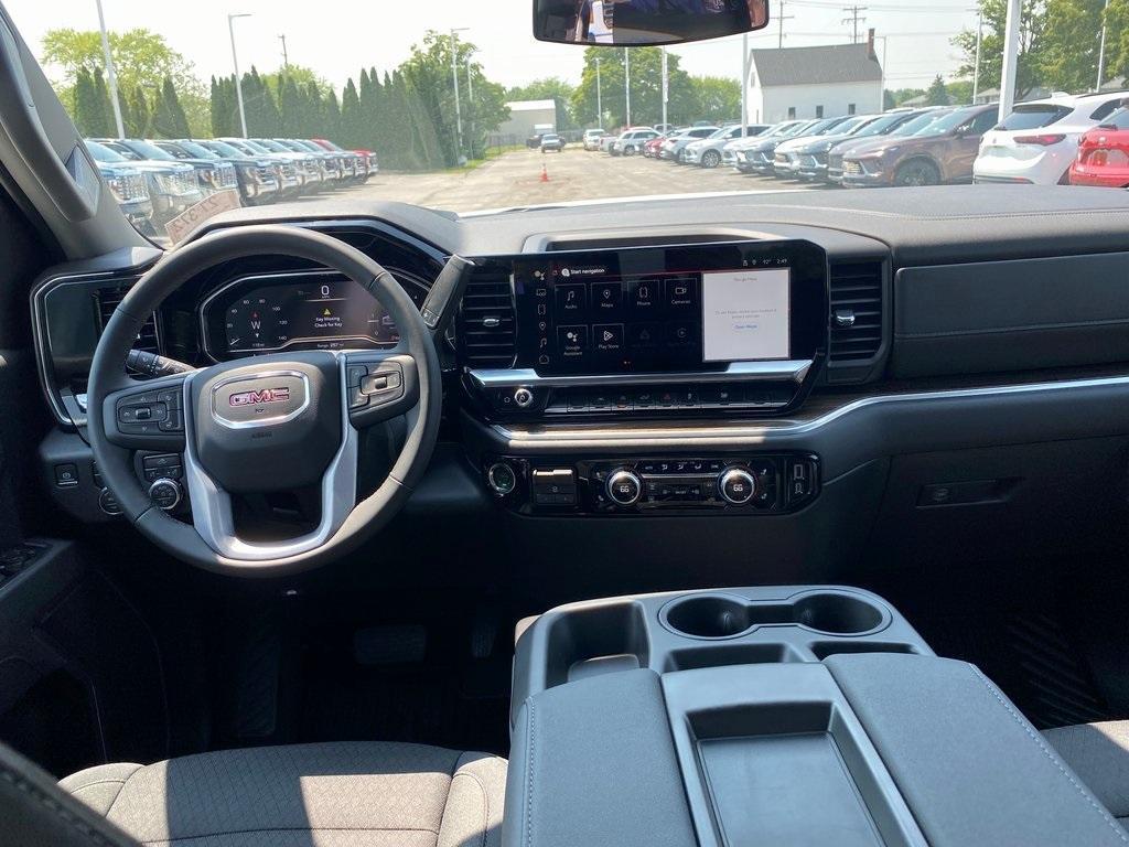 new 2025 GMC Sierra 1500 car, priced at $45,557