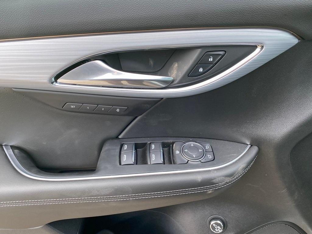 new 2025 Buick Envision car, priced at $44,288