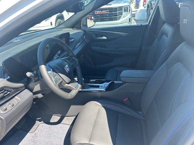 new 2025 Buick Envista car, priced at $26,430