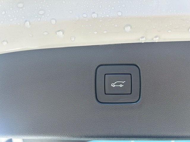 new 2025 Buick Envista car, priced at $26,430