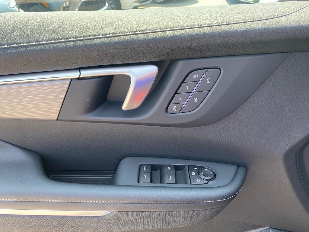 new 2025 Buick Enclave car, priced at $46,517