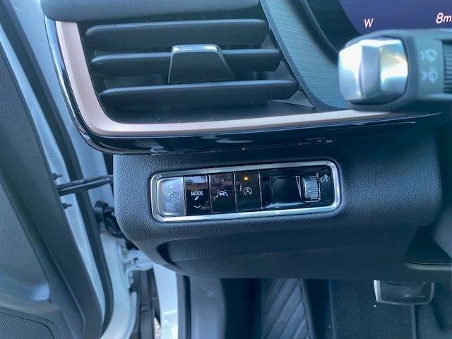 new 2025 Buick Envision car, priced at $38,873