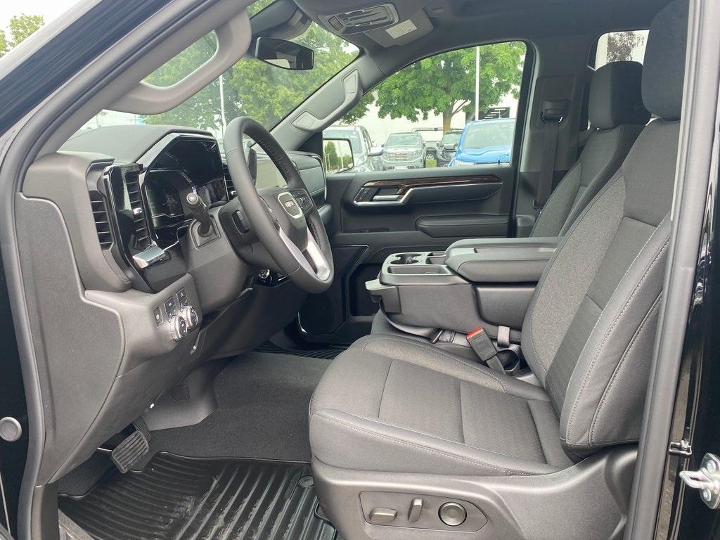 new 2025 GMC Sierra 1500 car, priced at $49,260