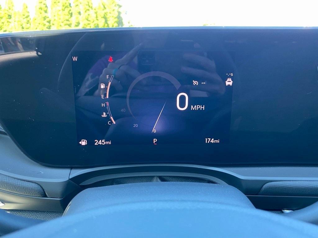 new 2025 Buick Envista car, priced at $25,169