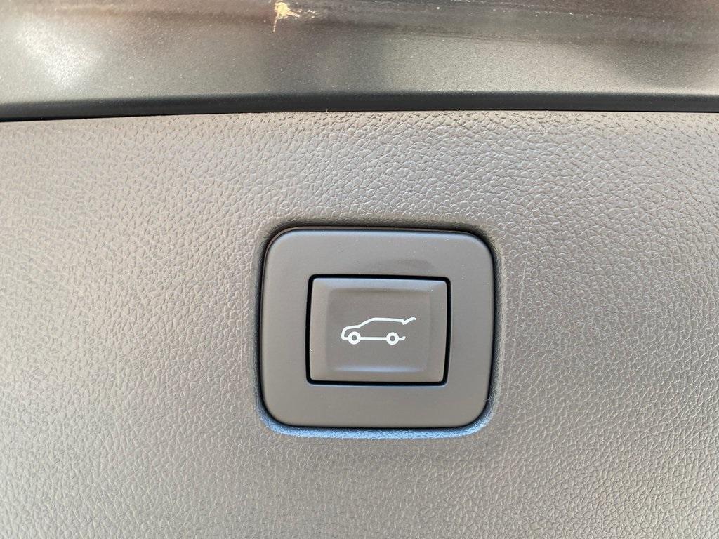 new 2025 Buick Envista car, priced at $25,169