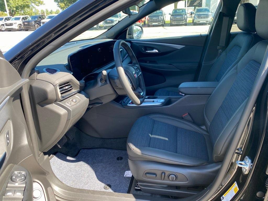 new 2025 Buick Envista car, priced at $25,169
