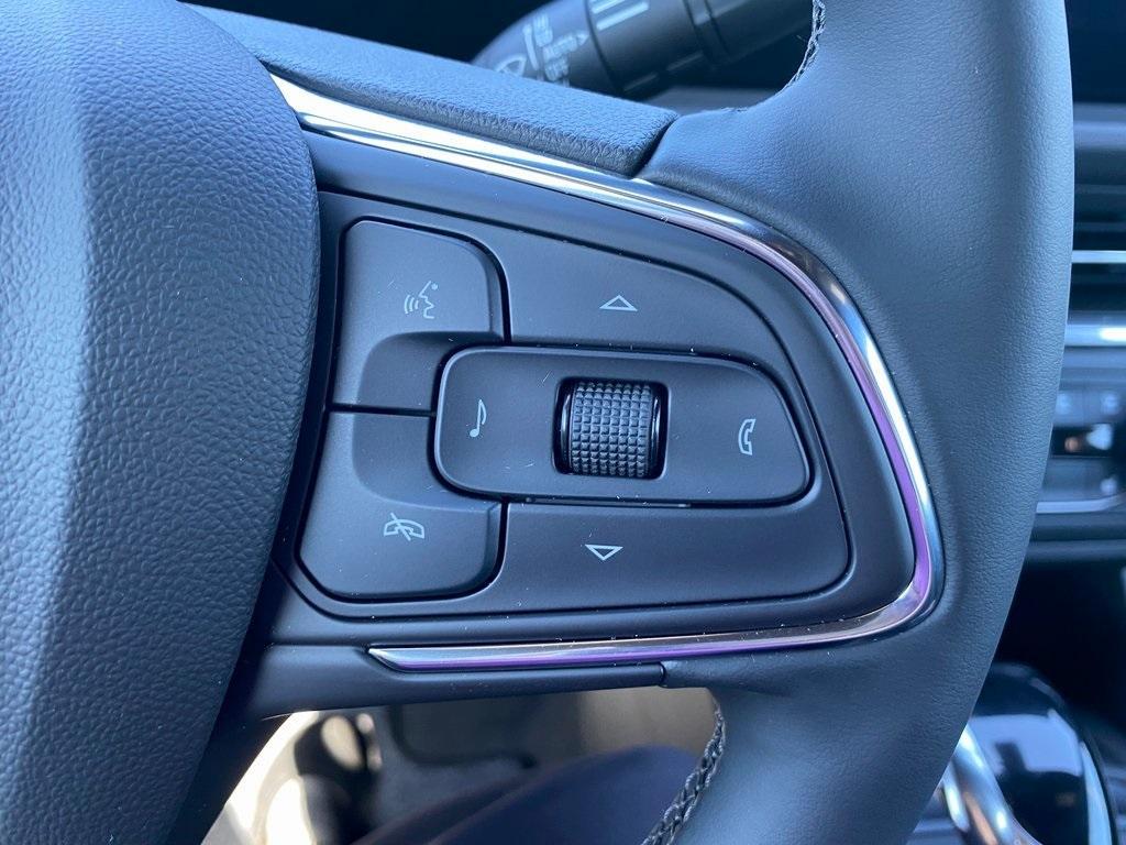 new 2025 Buick Envista car, priced at $25,169