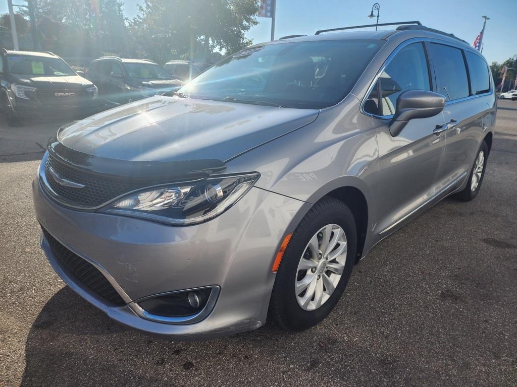 used 2017 Chrysler Pacifica car, priced at $12,495