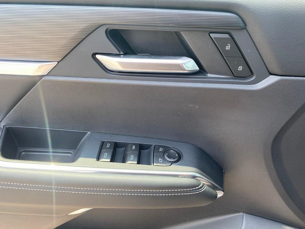 new 2025 GMC Acadia car, priced at $48,243