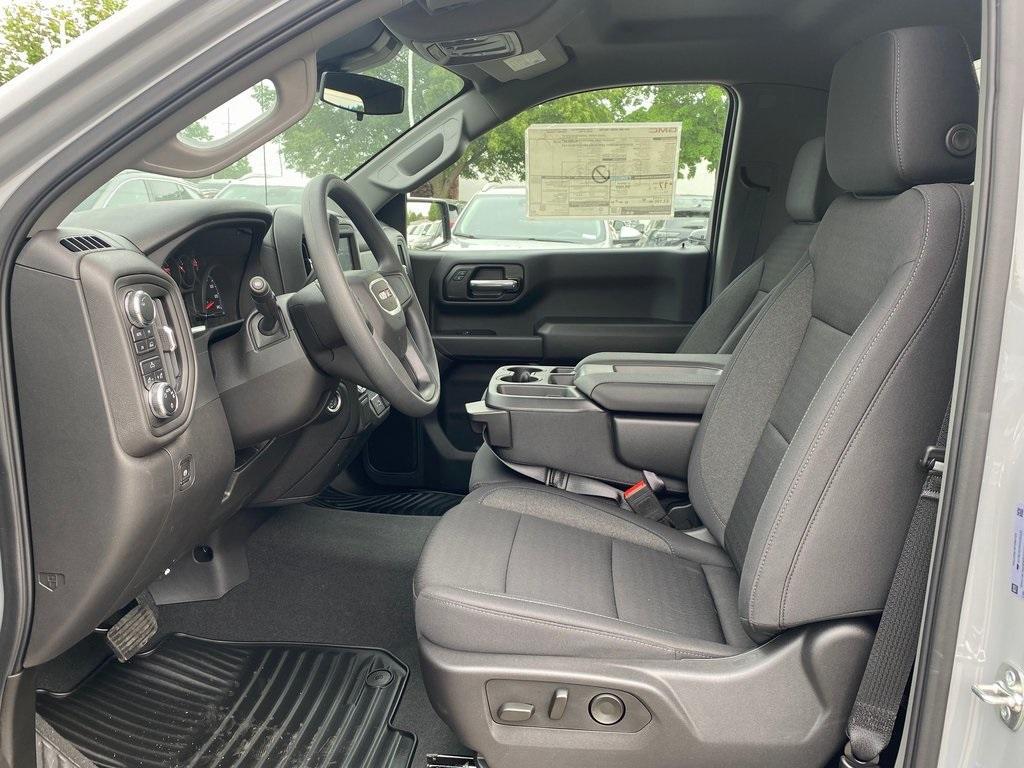 new 2025 GMC Sierra 1500 car, priced at $42,682
