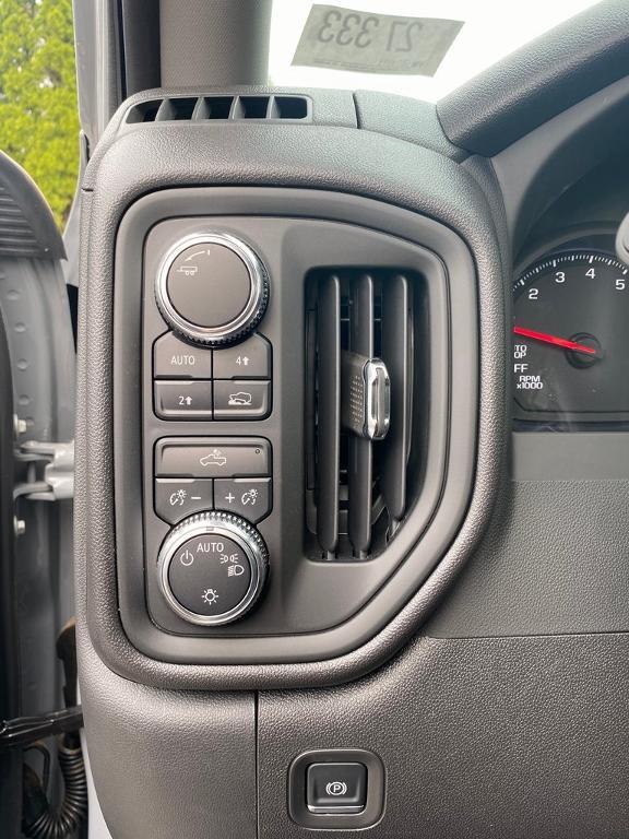 new 2025 GMC Sierra 1500 car, priced at $42,682