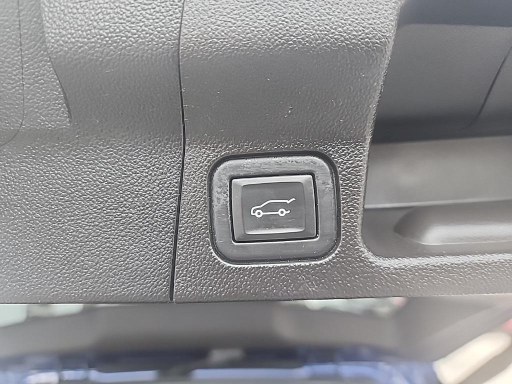 used 2023 GMC Acadia car, priced at $28,995
