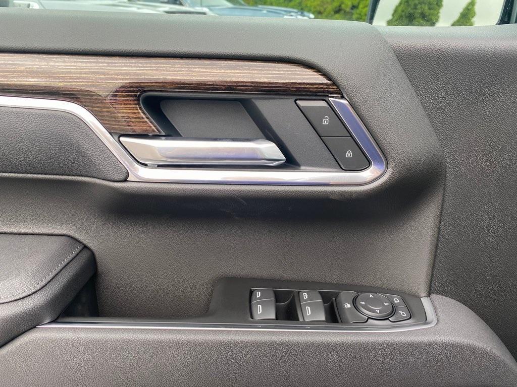 new 2025 GMC Sierra 1500 car, priced at $48,105