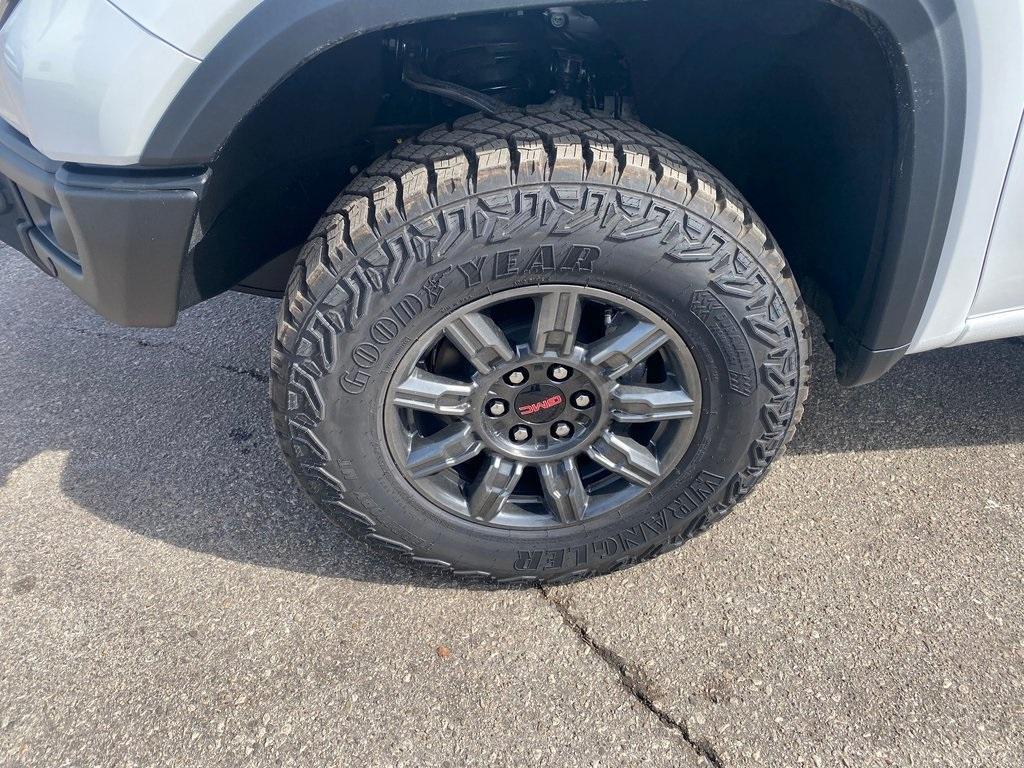 new 2025 GMC Sierra 1500 car, priced at $73,205