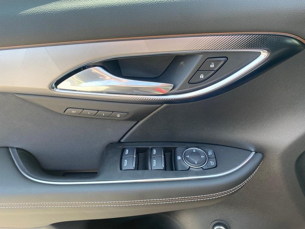 new 2025 Buick Envision car, priced at $40,350