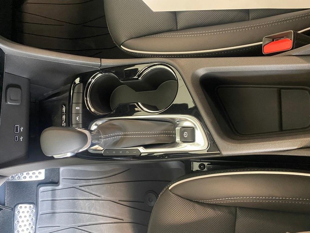 new 2025 Buick Encore GX car, priced at $35,334