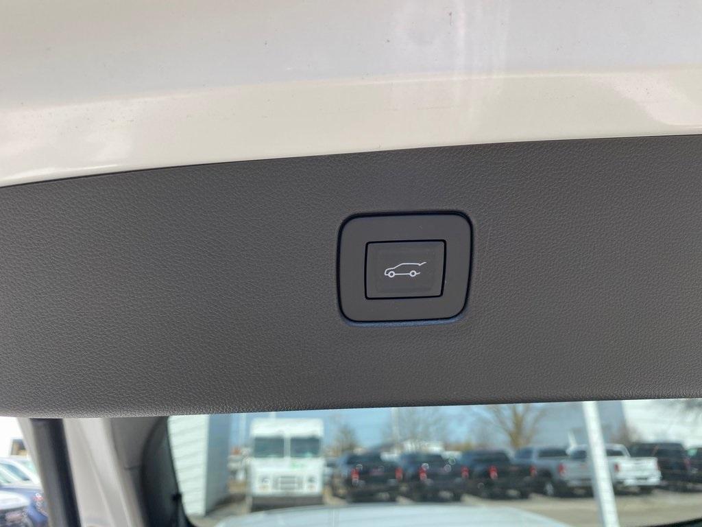 new 2025 Buick Envista car, priced at $30,057