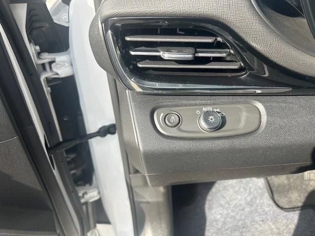 new 2025 Buick Envista car, priced at $29,057