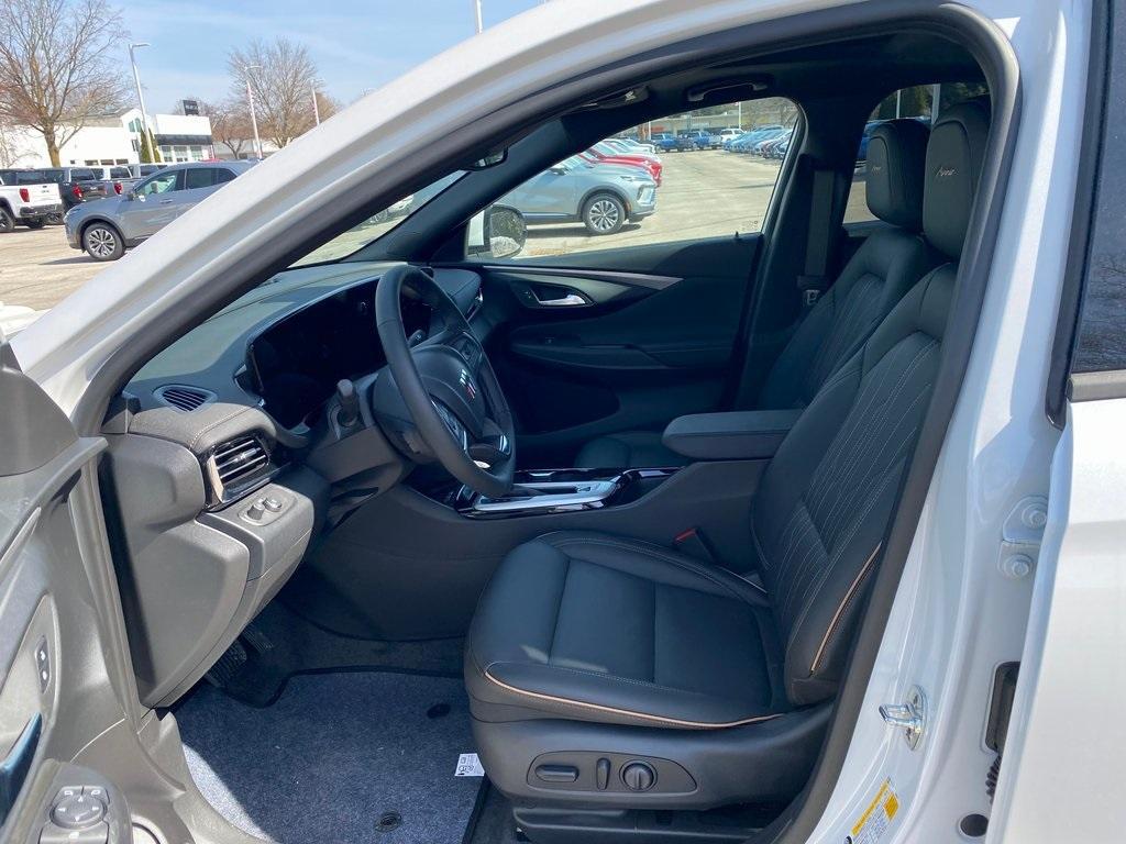 new 2025 Buick Envista car, priced at $30,057