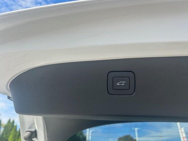 new 2025 Buick Envista car, priced at $29,057