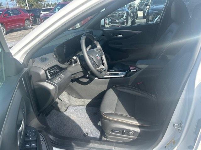 new 2025 Buick Envista car, priced at $29,057