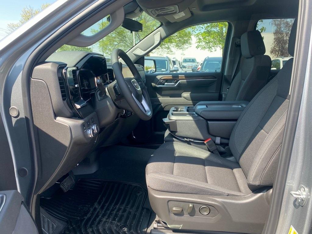 new 2025 GMC Sierra 1500 car, priced at $48,599