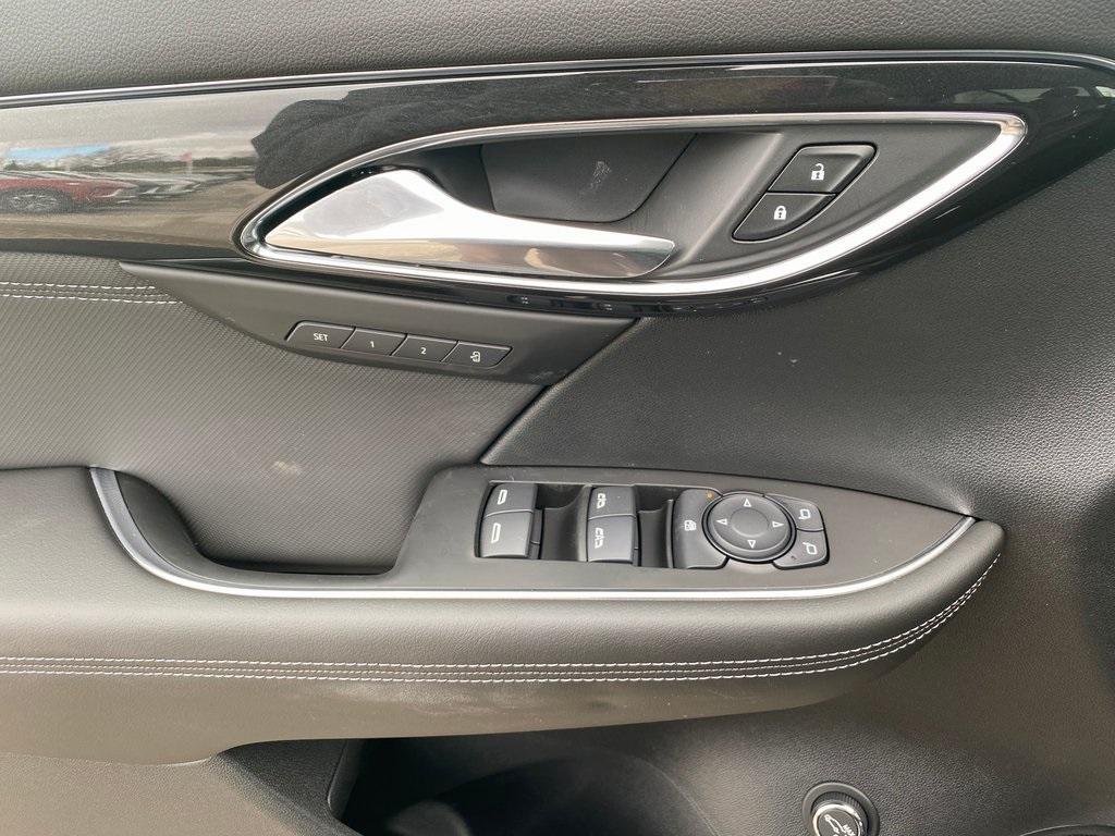 new 2025 Buick Envision car, priced at $37,016