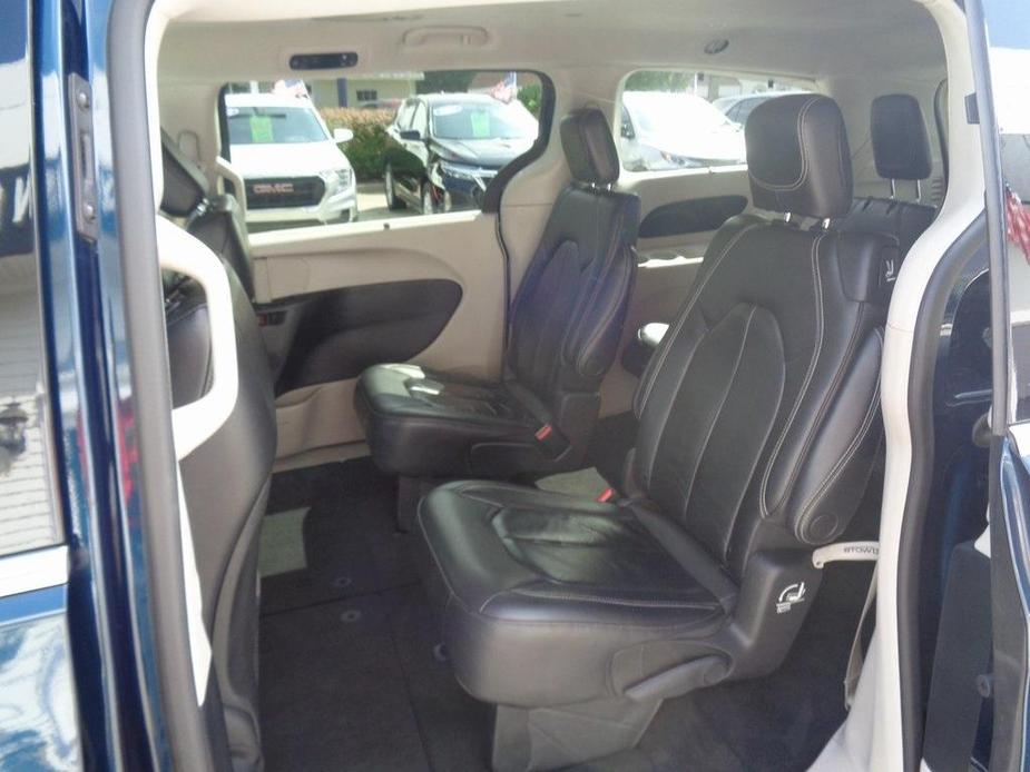 used 2022 Chrysler Pacifica car, priced at $22,995