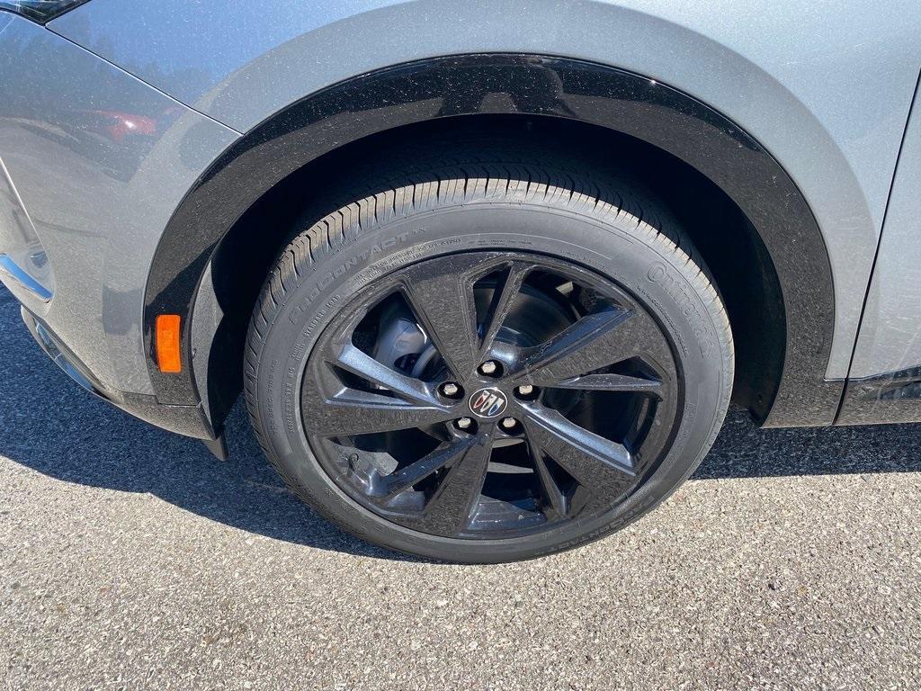 new 2025 Buick Envision car, priced at $39,044