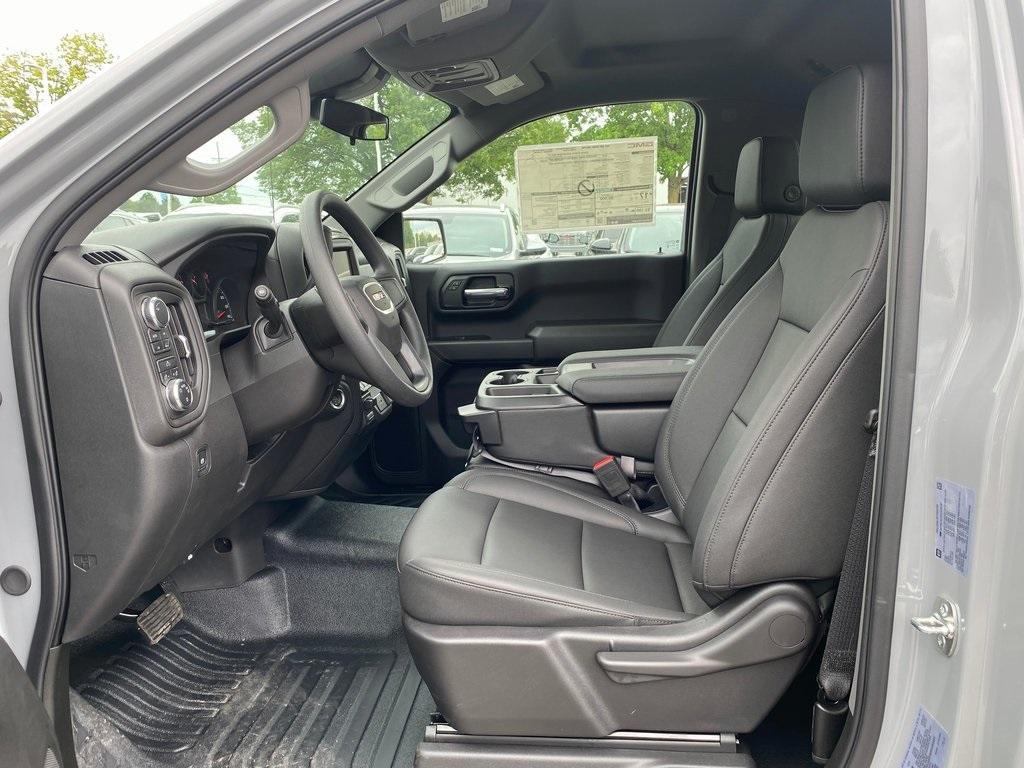 new 2025 GMC Sierra 1500 car, priced at $42,080