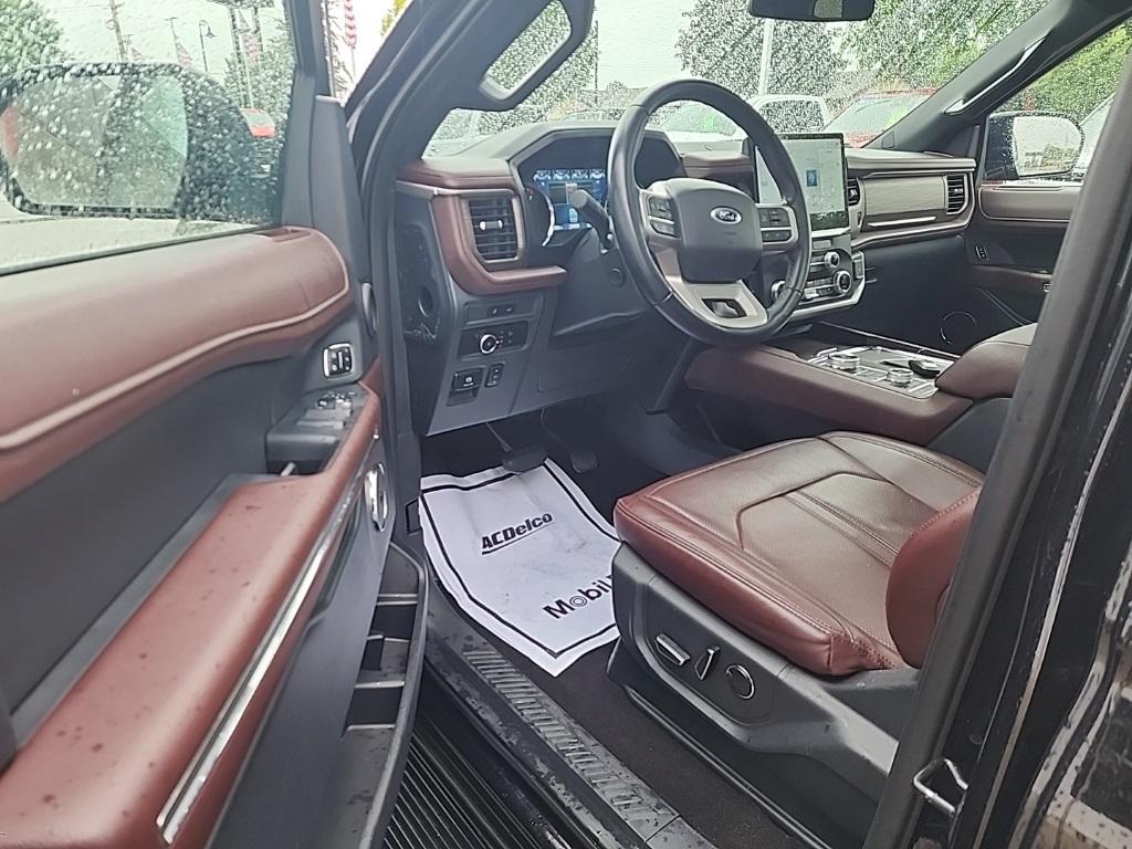 used 2023 Ford Expedition car, priced at $38,228